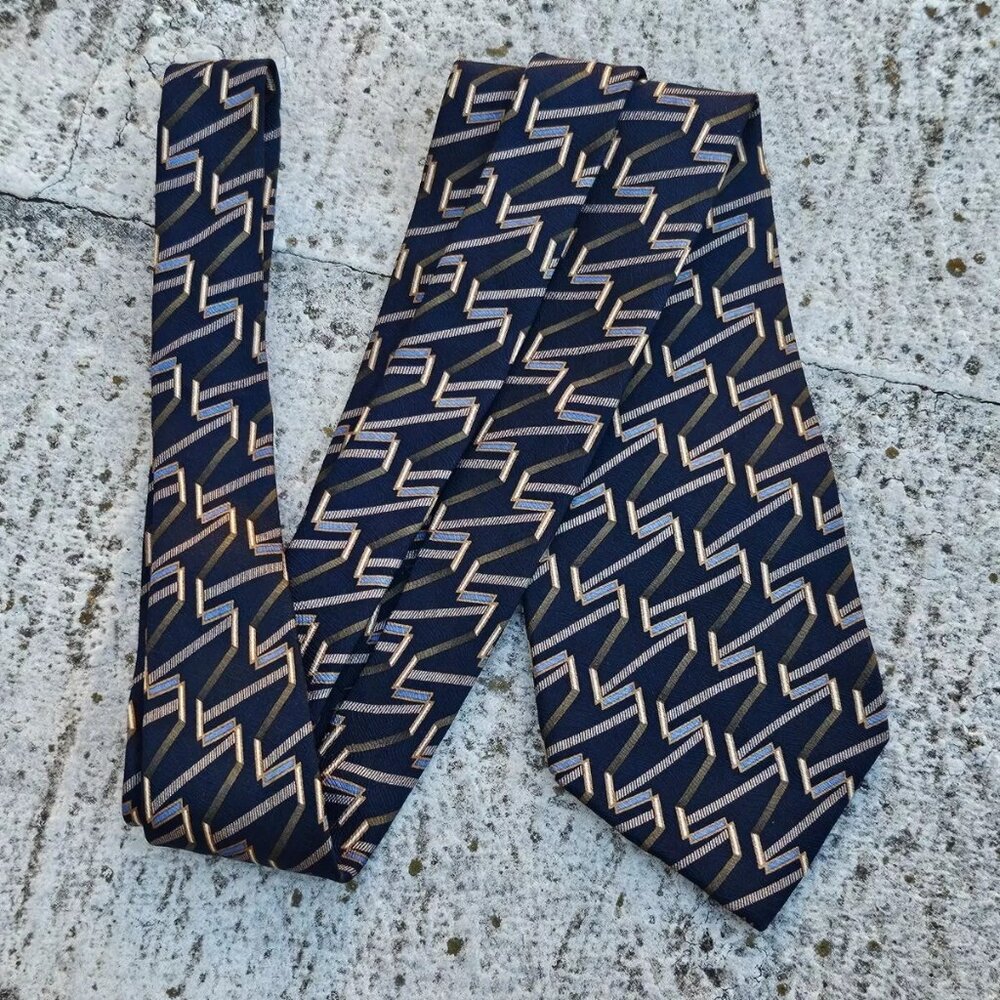 Louis Feraud Men Tie 100% Silk Multi Color Necktie Classic Neck Tie Made in USA